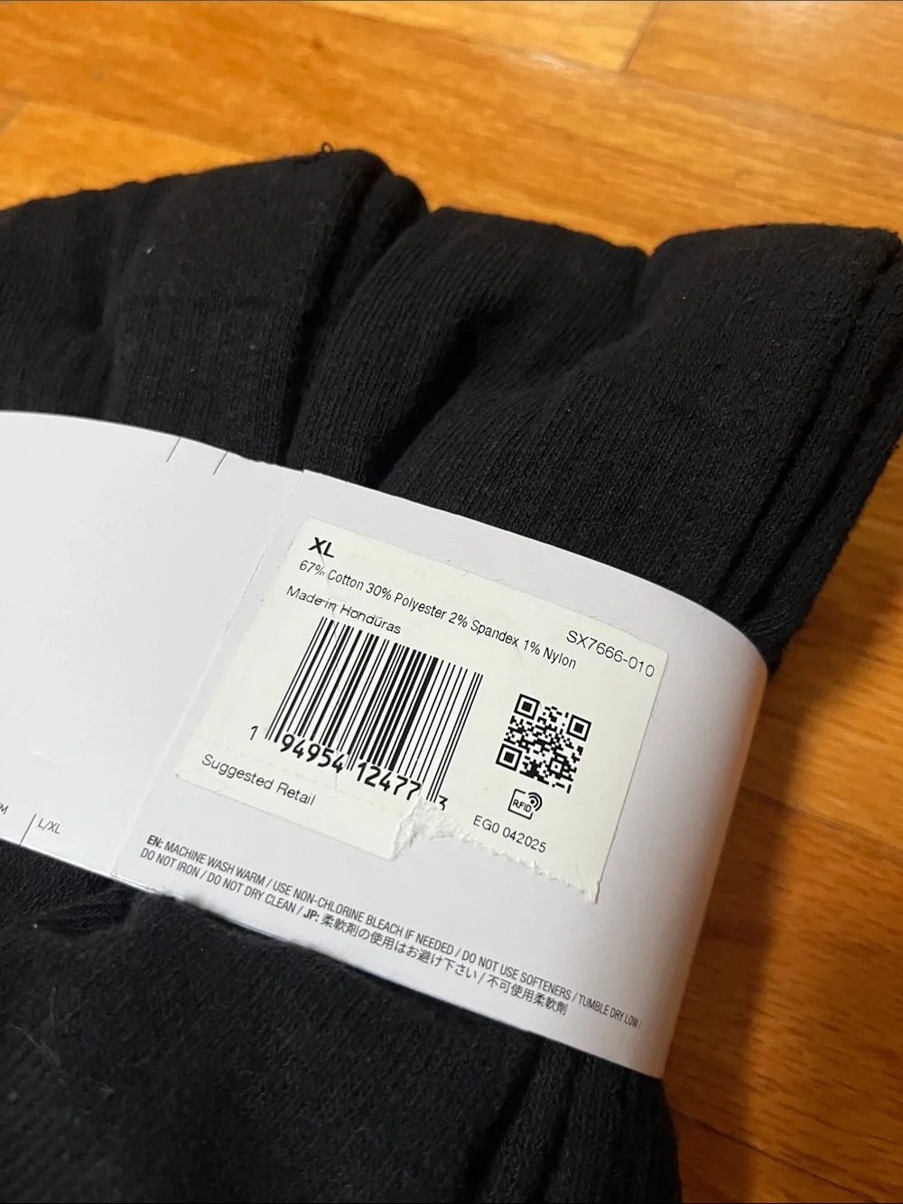 Nike Black Crew Athletic Socks with White Swoosh (6 Pack)